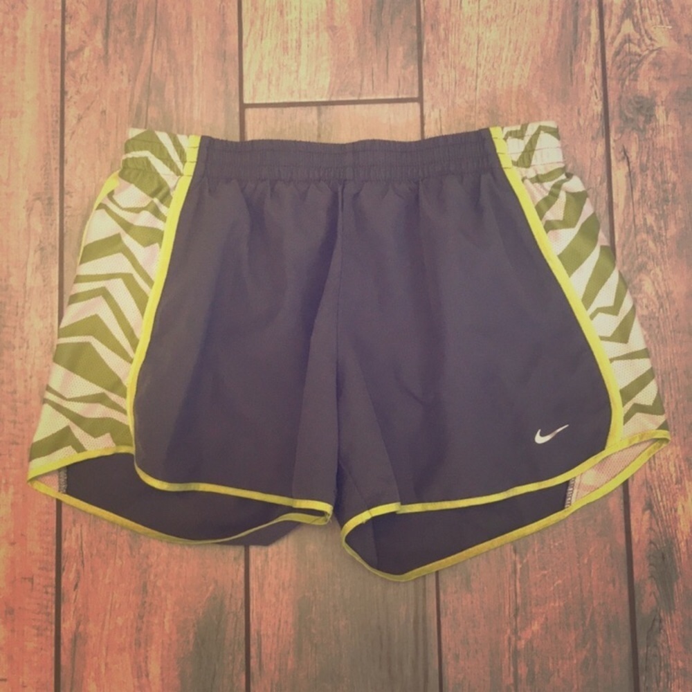⛱️Nike - Grey & Green Tempo Athletic Running Shorts - M